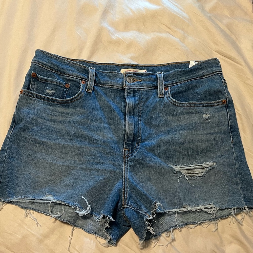 High Rise Levi’s Shorts